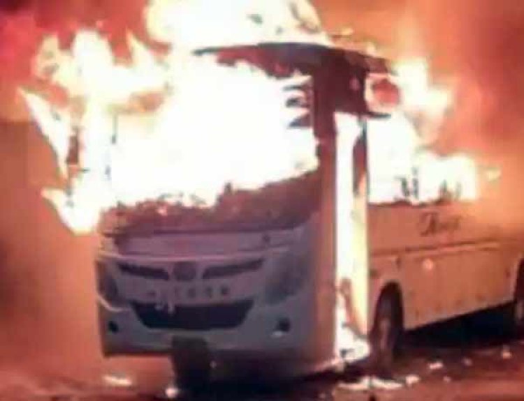 दिवाली पर हुई अनहोनी- बस में दीए जलाकर सोये ड्राइवर और खलासी, आग लगने से दोनों जिंदा जले