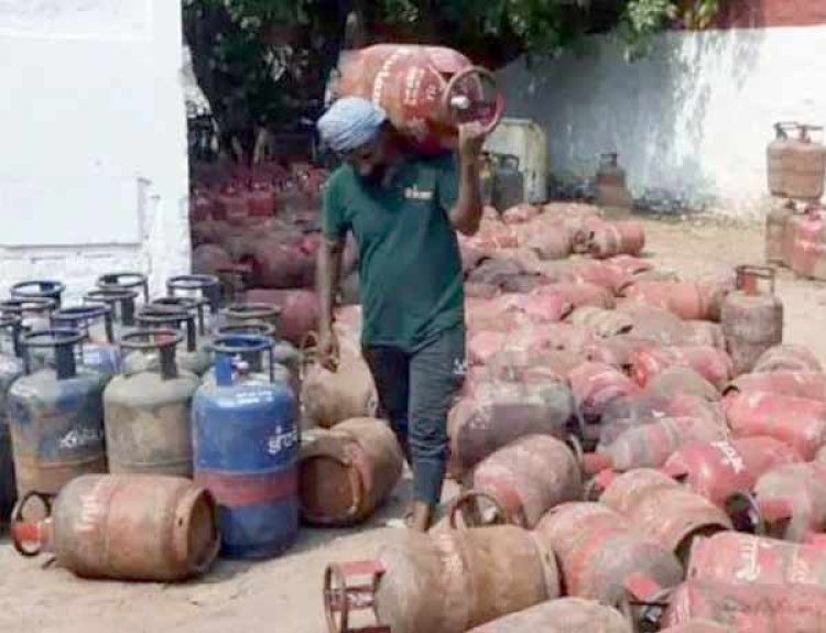 अच्छी खबर- LPG सिलेंडर 115 रुपये सस्ता हो गया, जानिए सिलेंंडर का आज का दाम