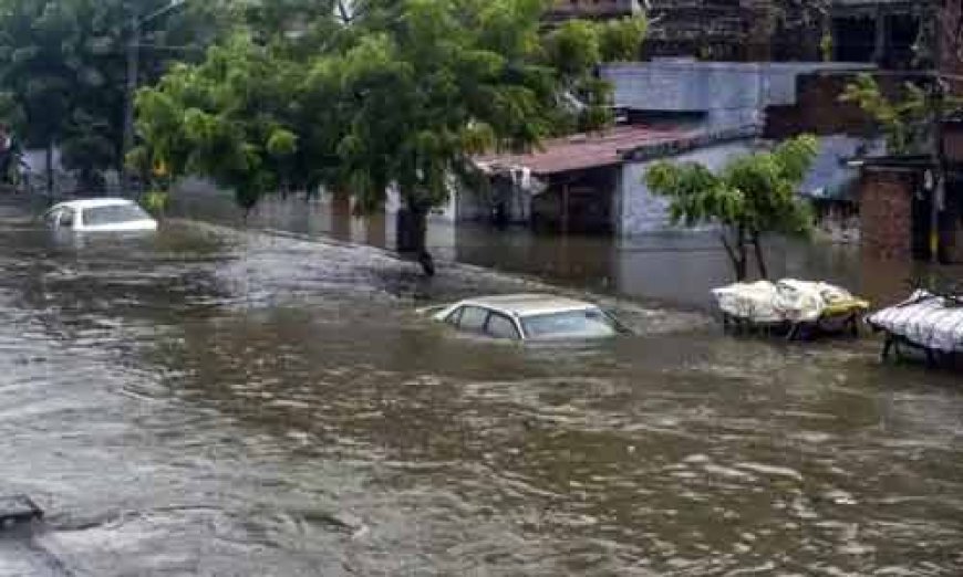 यूपी में कई नदियों का जलस्तर बढ़ा, 10 जिलों में IMD ने जारी किया भारी बारिश का अलर्ट